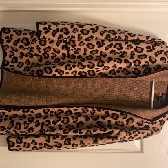 Never worn, long cardigan, leopard print, with hood and pockets - Picture 4 of 4
